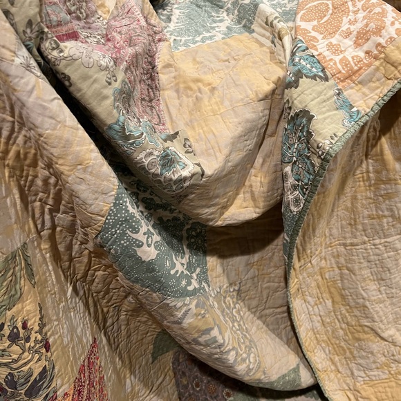 Pottery Barn Patchwork Quilt - Picture 6 of 9